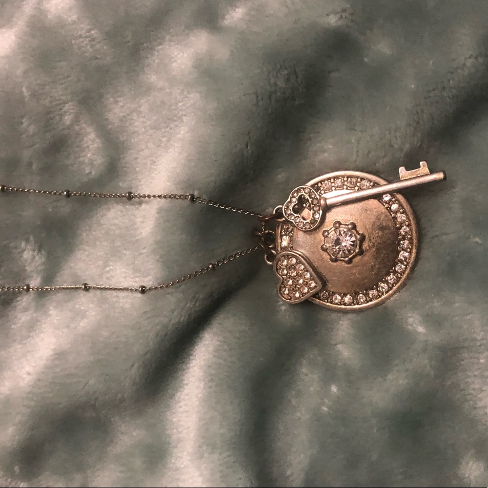 chico’s necklace